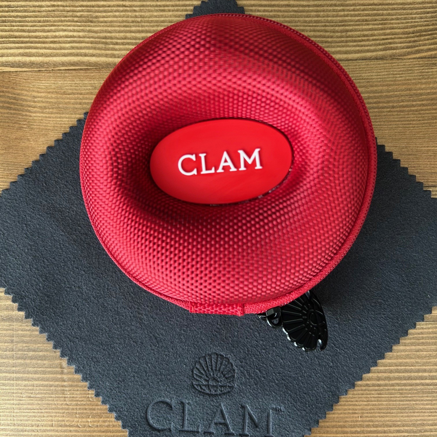 Clam Single Watch Travel Case - Pepsi Red - Image 2