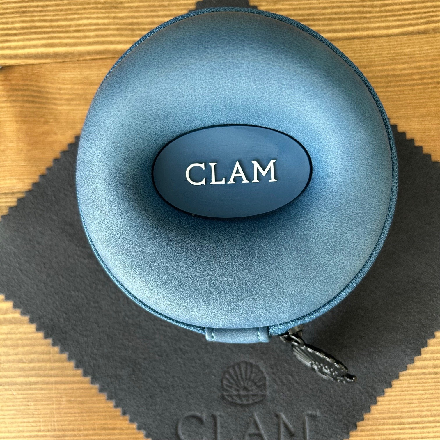 Clam Single Watch Travel Case - Marine Blue - Image 2