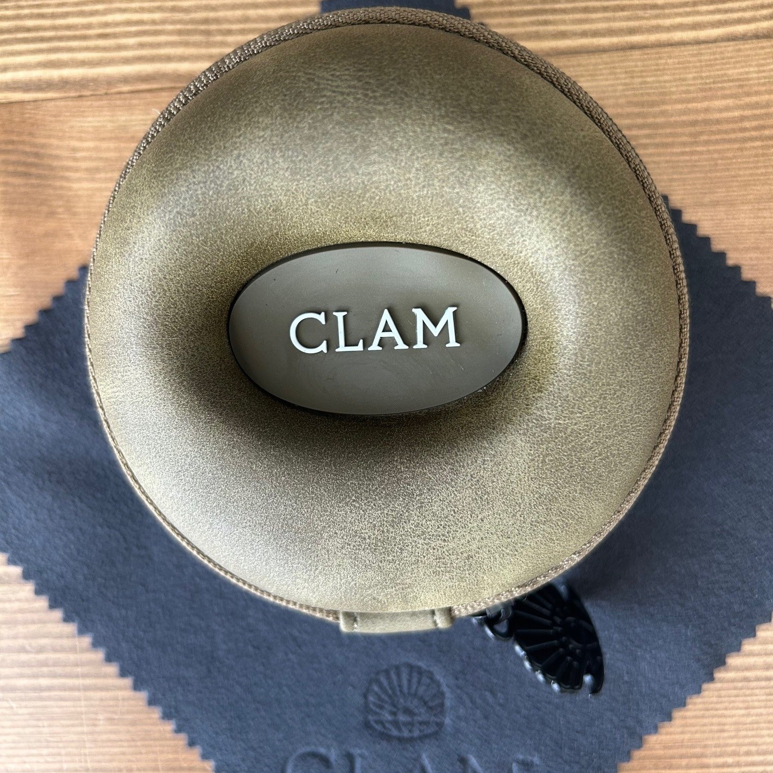 Clam Single Watch Travel Case - Olive Green - Image 2
