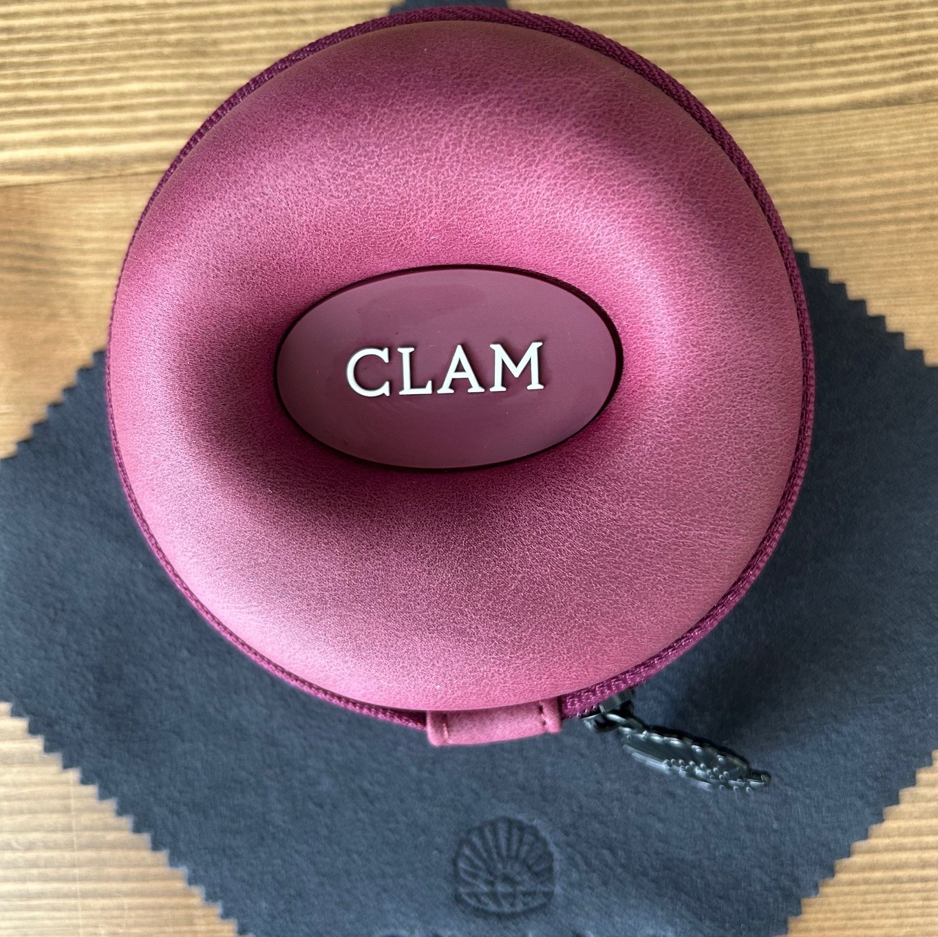 Clam Single Watch Travel Case - Sangria Red - Image 2