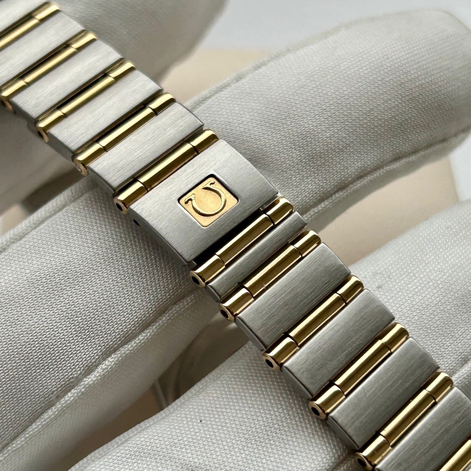 Ladies 18ct Gold & Steel Omega Constellation Quartz 22.5mm - Full Set - Image 12