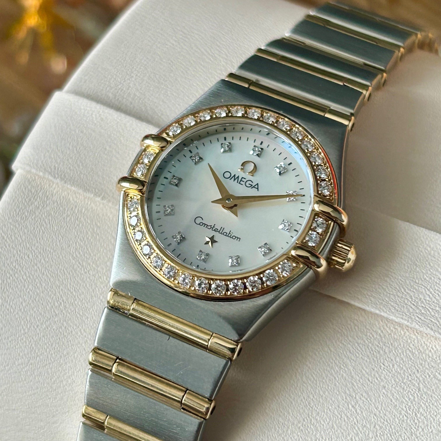 Ladies 18ct Gold & Steel Omega Constellation Quartz 22.5mm - Full Set - Image 2