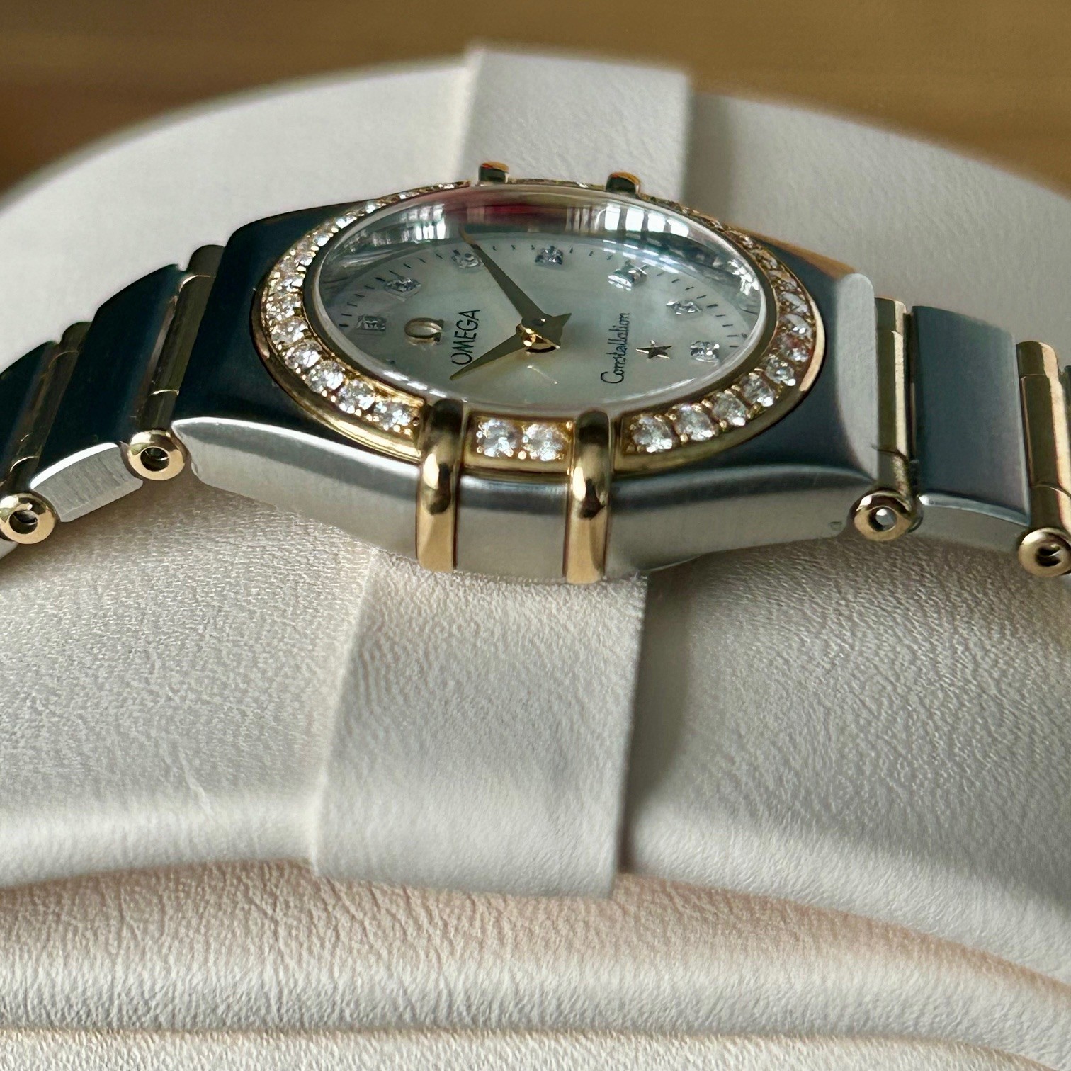 Ladies 18ct Gold & Steel Omega Constellation Quartz 22.5mm - Full Set - Image 5