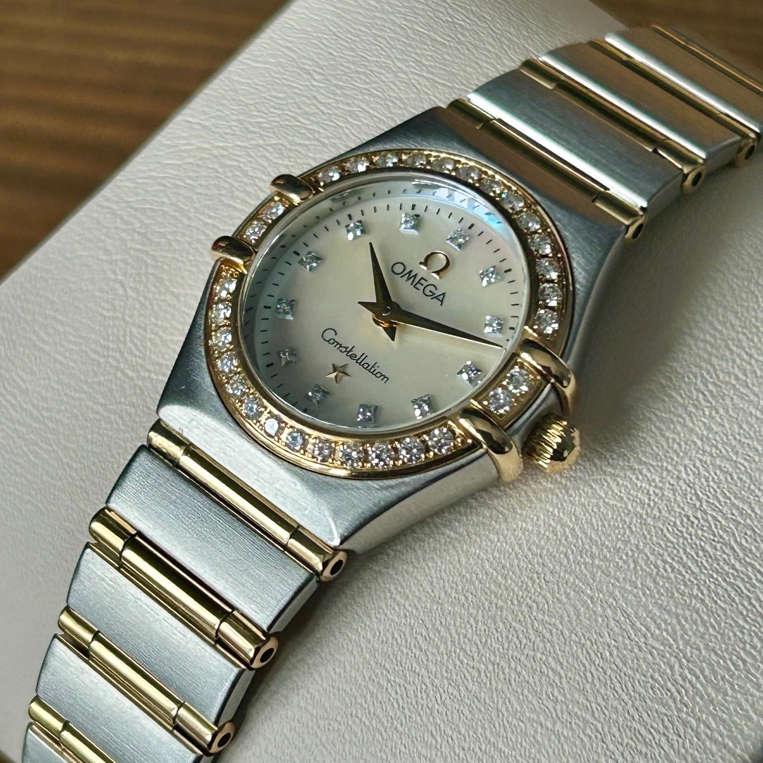 Ladies 18ct Gold & Steel Omega Constellation Quartz 22.5mm - Full Set - Image 8