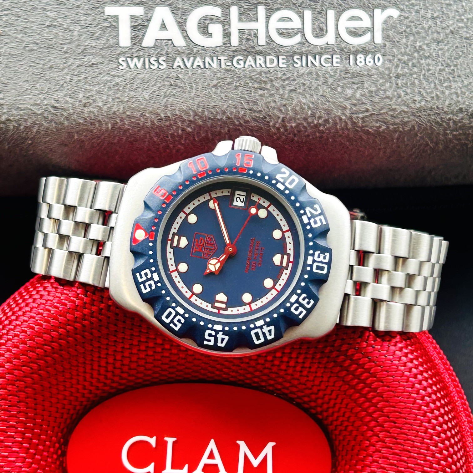 1980's TAG Heuer Formula 1 Professional Quartz Midsize Watch 370.513