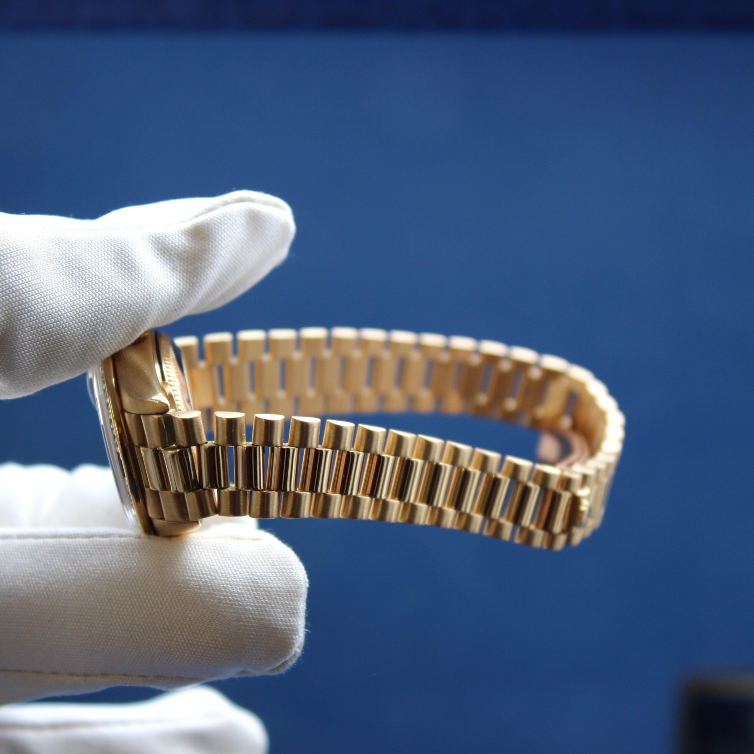 1998 Rolex Lady Datejust 69088 18ct Gold, Blue Vignette Dial, Diamond Sapphire Bezel, Box & Papers - Image 10