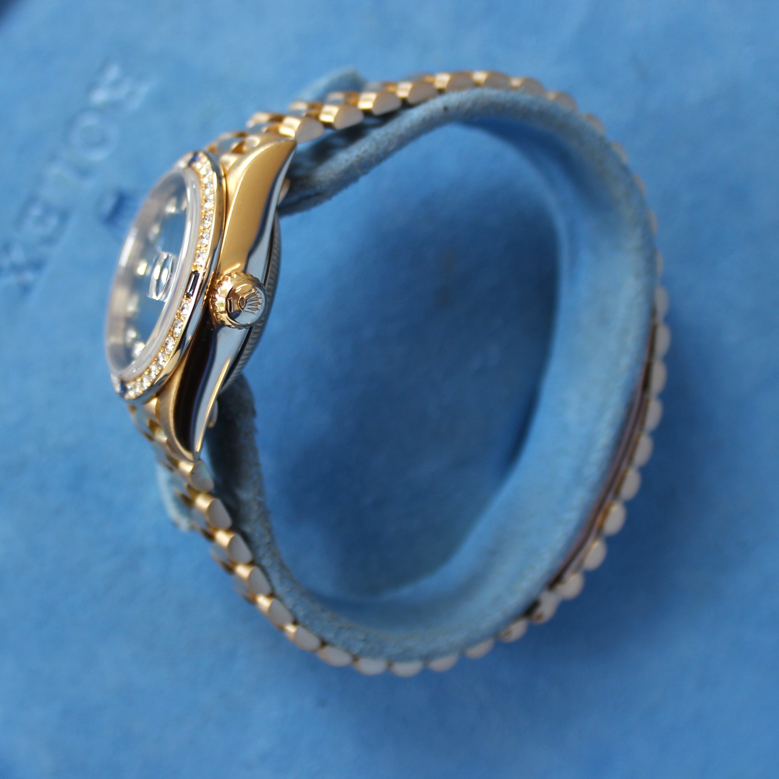 1998 Rolex Lady Datejust 69088 18ct Gold, Blue Vignette Dial, Diamond Sapphire Bezel, Box & Papers - Image 15