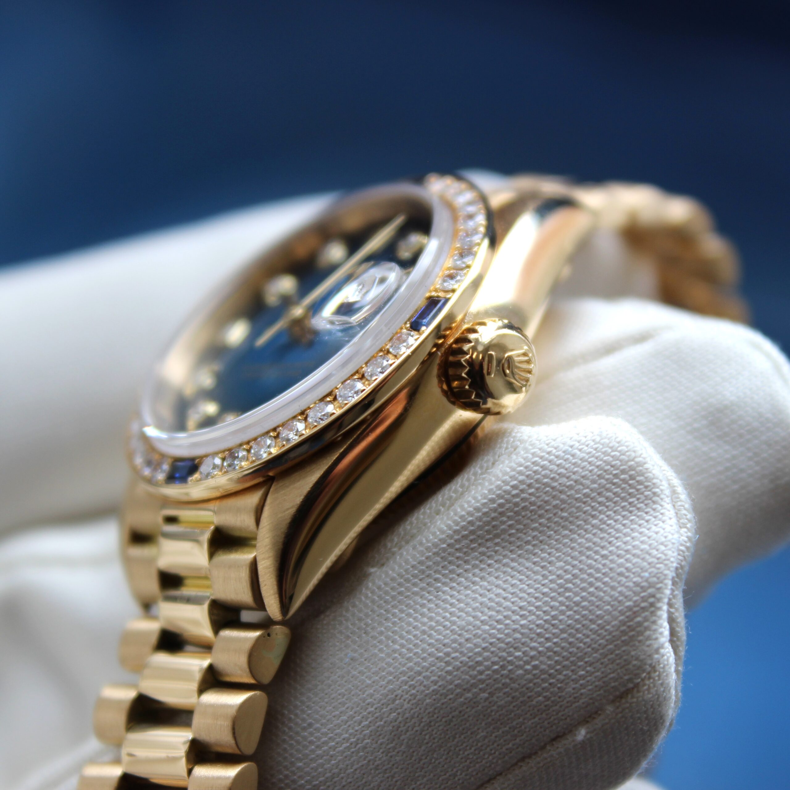 1998 Rolex Lady Datejust 69088 18ct Gold, Blue Vignette Dial, Diamond Sapphire Bezel, Box & Papers - Image 2