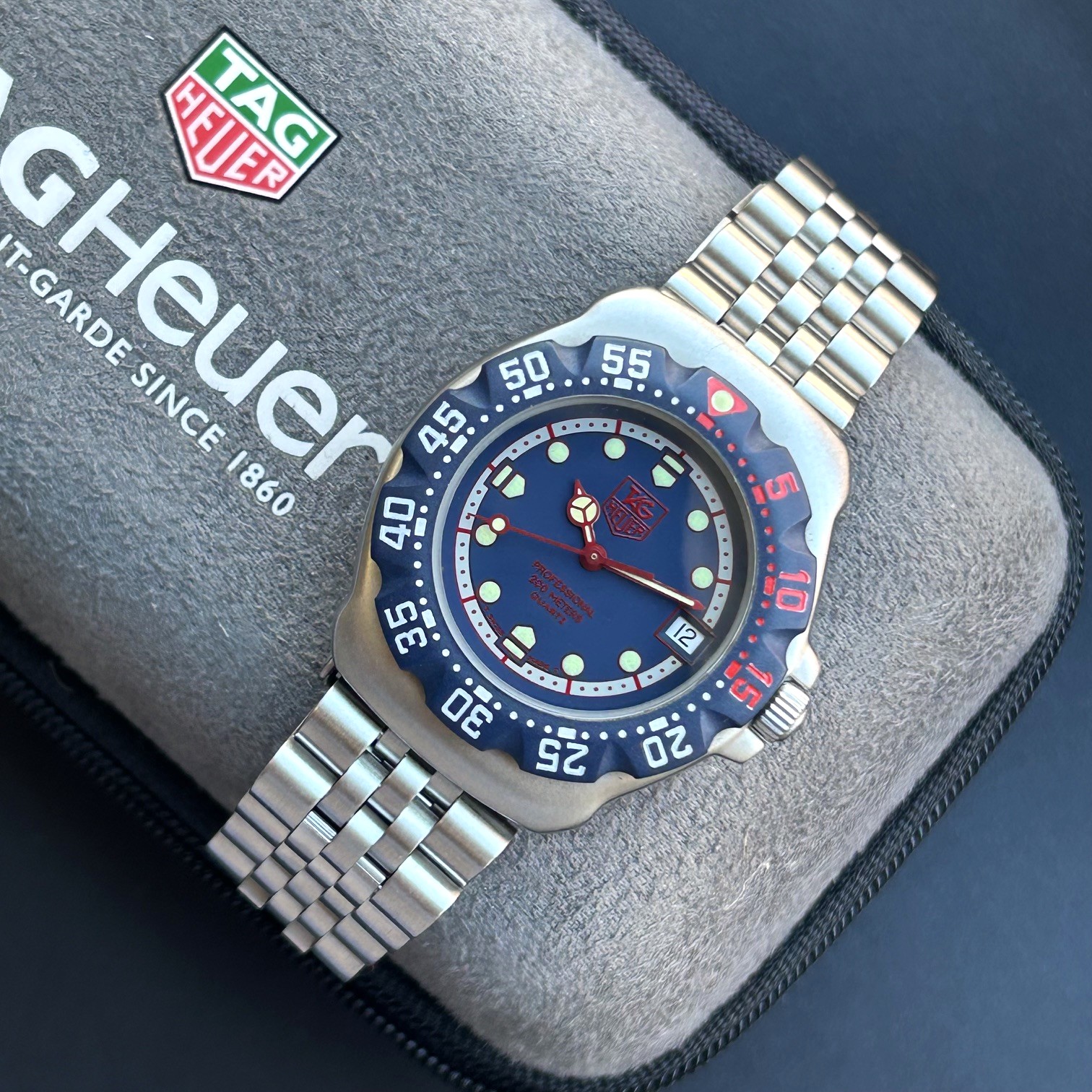 1980's TAG Heuer Formula 1 Professional Quartz Midsize Watch 370.513 - Image 9