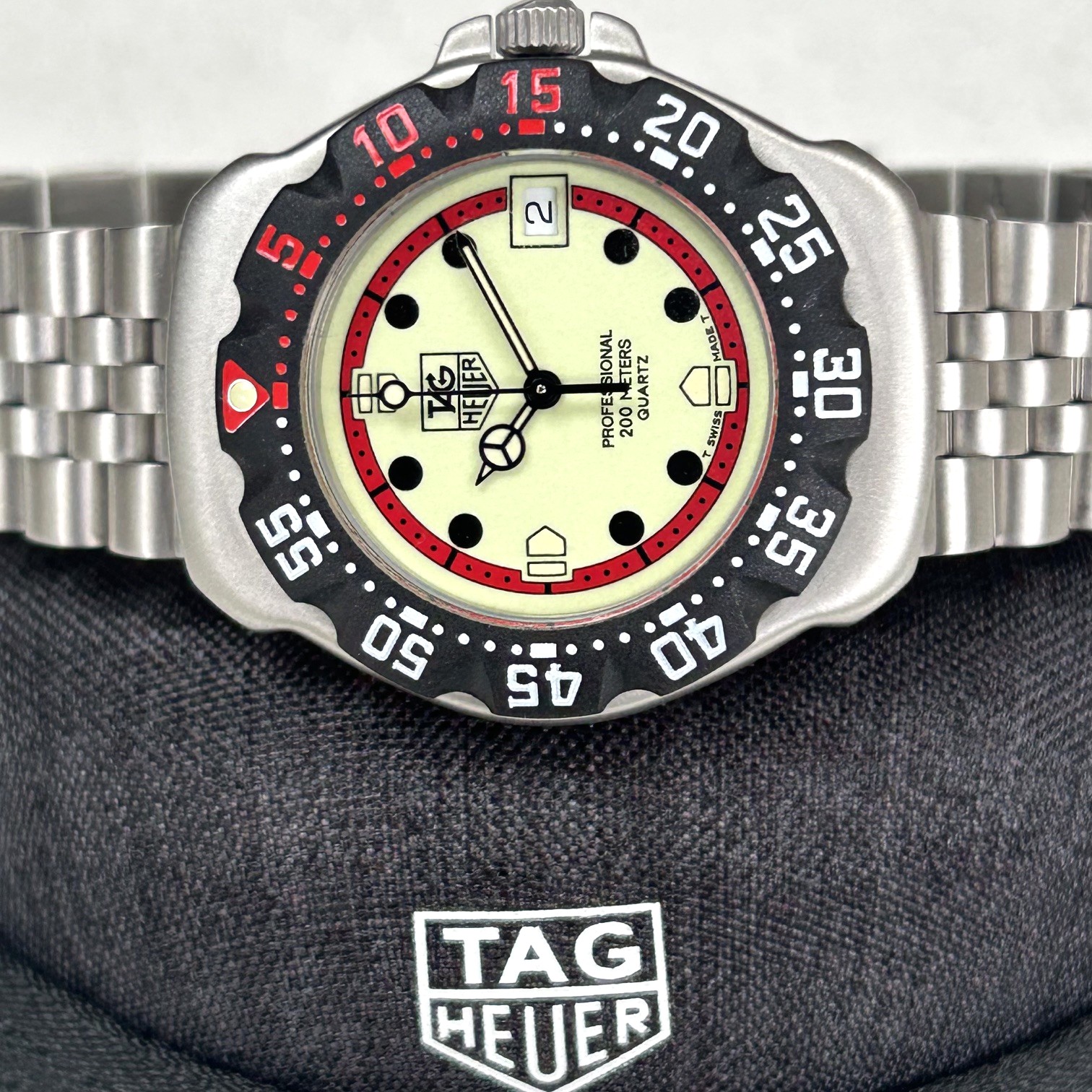 1990's TAG Heuer Formula 1 Professional Quartz Midsize Watch WA1211