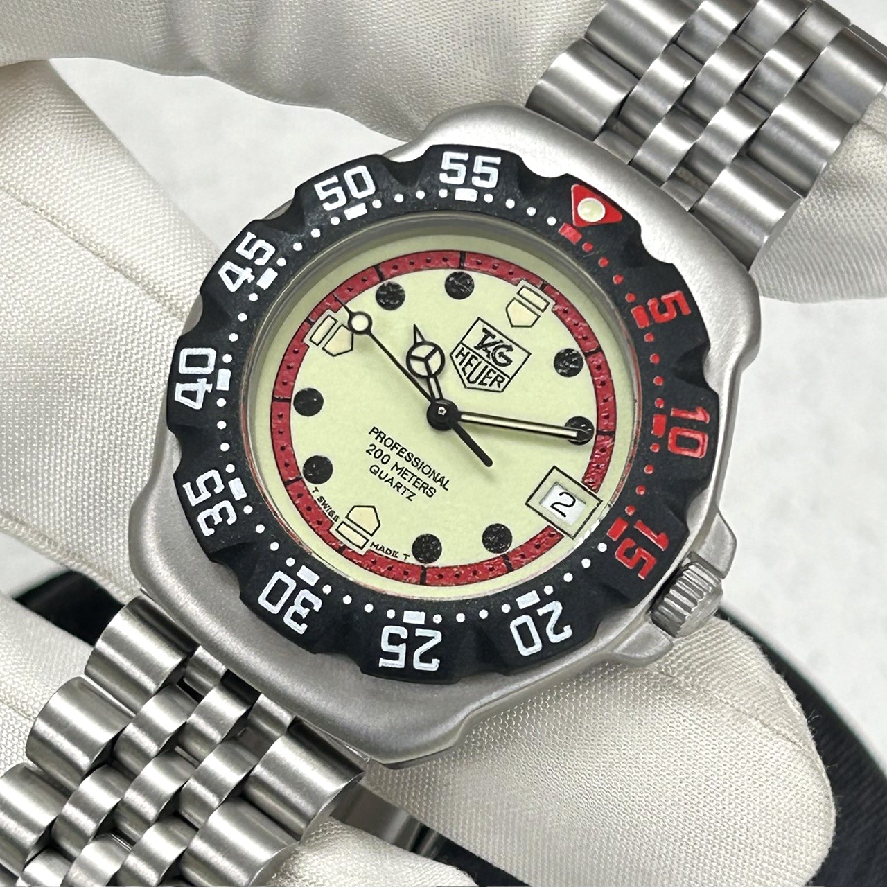 1990's TAG Heuer Formula 1 Professional Quartz Midsize Watch WA1211 - Image 7