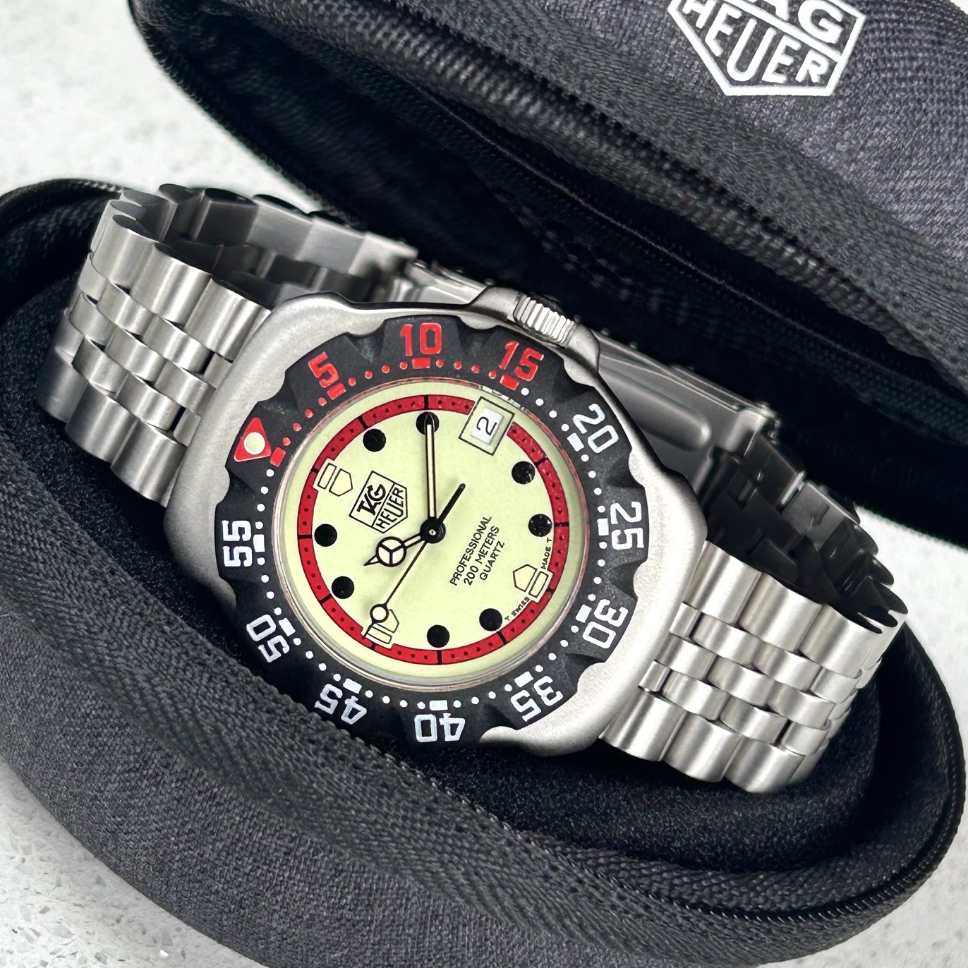 1990's TAG Heuer Formula 1 Professional Quartz Midsize Watch WA1211 - Image 10