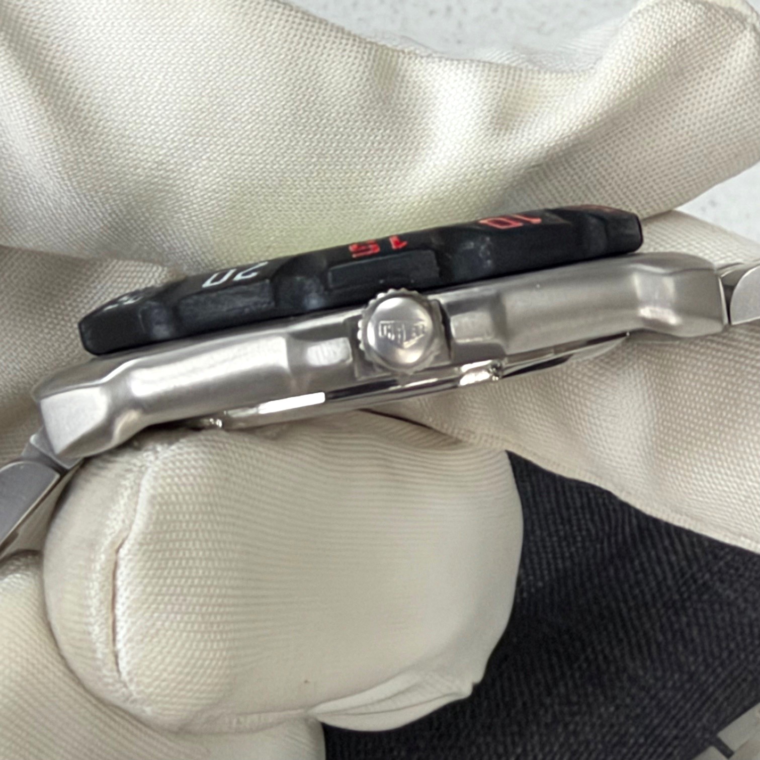 1990's TAG Heuer Formula 1 Professional Quartz Midsize Watch WA1211 - Image 4